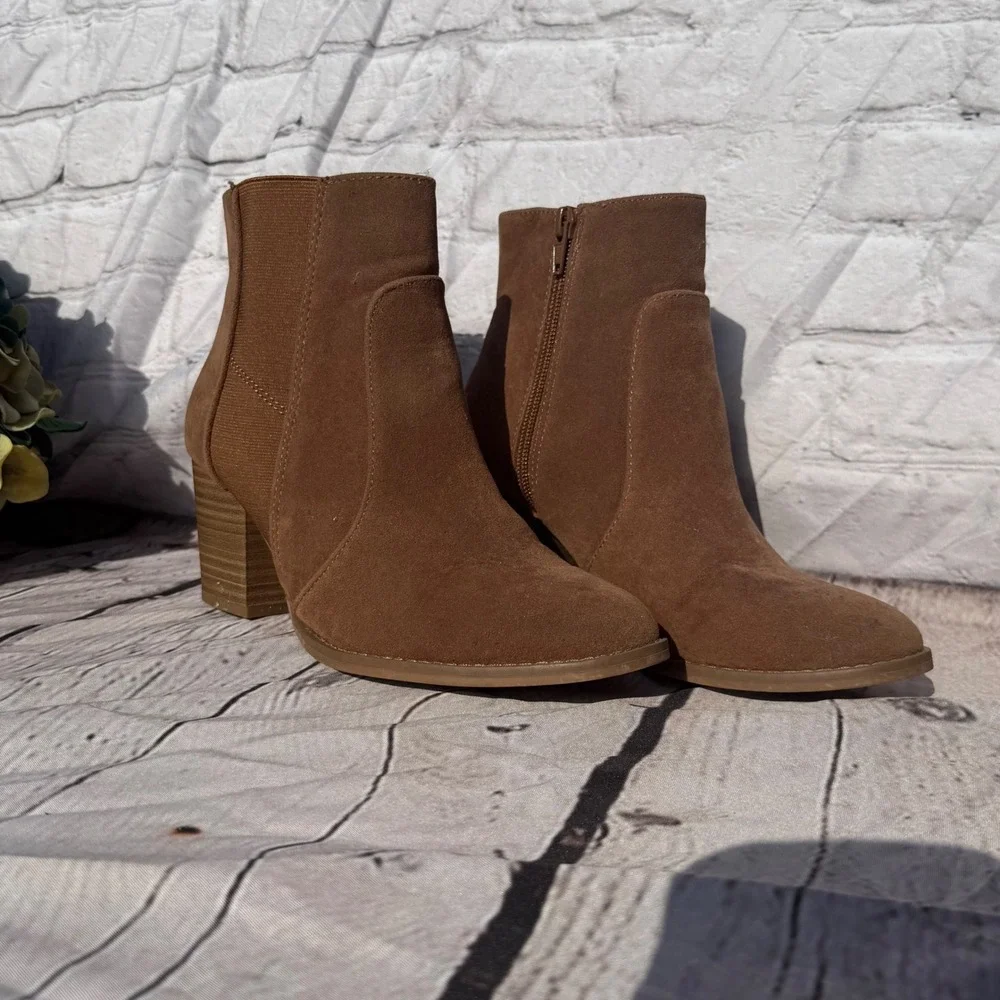 Universal Thread Brown Faux Suede Block Heel Ankle Boots Size 7 096101878